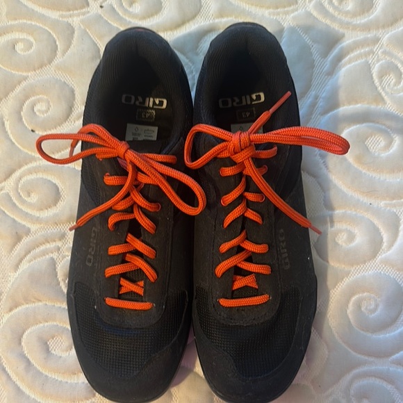 Giro Men's Athletic Shoes in Black with Orange Laces - Picture 2 of 8